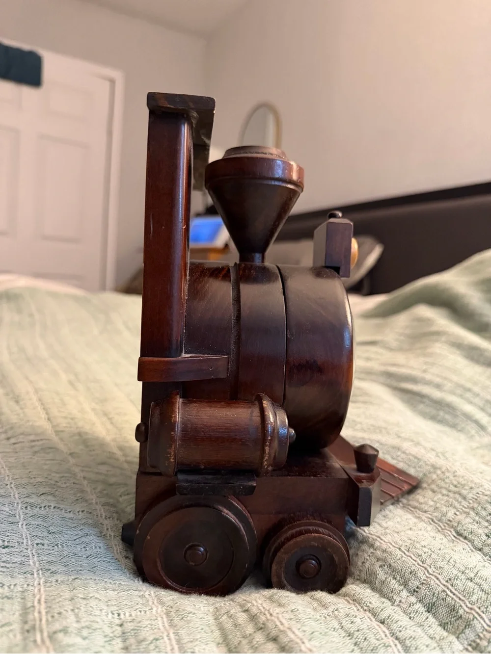 Vintage Wooden Railroad Steam Engine Quartz Train Clock Tochigi Tokei Co. Ltd